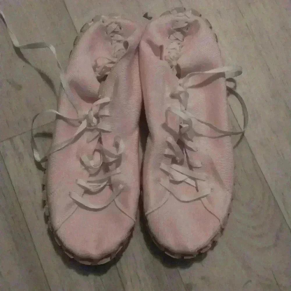 Kengos Women's OG Lace Up Size 8W Shoes